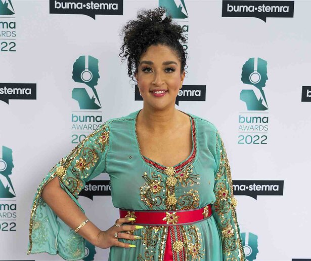 Soundos is boos: 'gedumpt wegens zwangerschap'