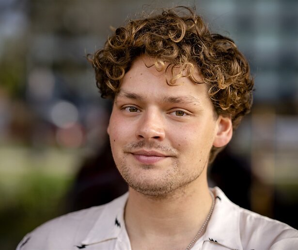 Soy Kroon vervangt Buddy Vedder als presentator Kinderprinsengrachtconcert