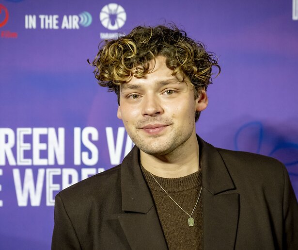 Soy Kroon bezoekt festivals voor tv-special De Opening: 'Liefde voor cultuur'