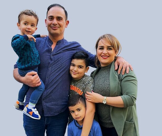 Reza en Sahar verruilen hun luxeleven met Laura in Steenrijk, Straatarm