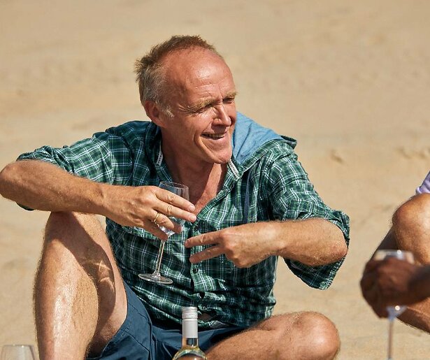 De liedjes van Stef Bos staan centraal in Strandgasten