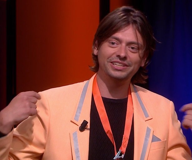 Humberto Tan laat in talkshow naaktfoto zien van Stefano Keizers
