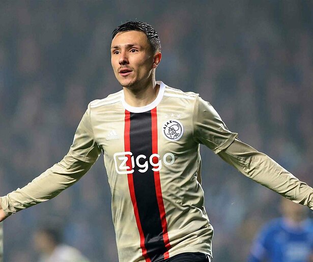 De TV van gisteren: Ajax trekt toch nog veel kijkers, Kees van der Spek baart opzien