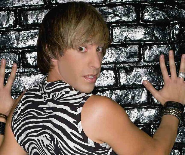 Sacha Baron Cohen gooit het over een compleet andere boeg in Brüno