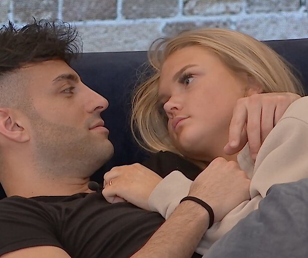 Kijkers De Bondgenoten steunen Salar en Mercedes en gaan los over vader