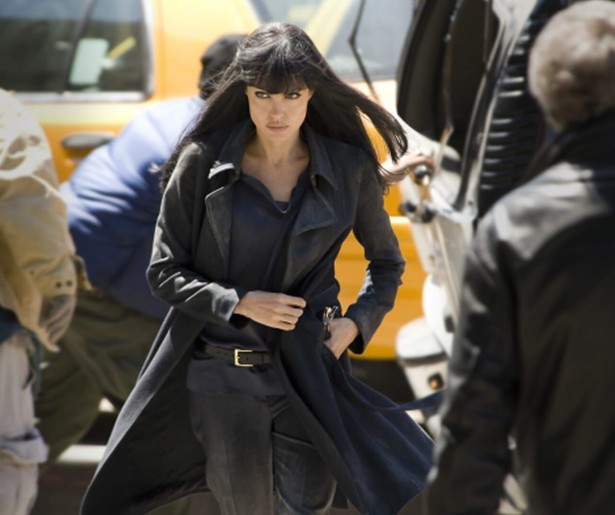 Agelina Jolie slaat op de vlucht in Salt