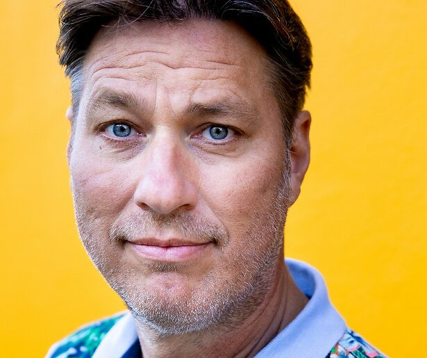 Wie is de Mol-kandidaat Sander de Kramer ontsnapte aan de dood na opnames