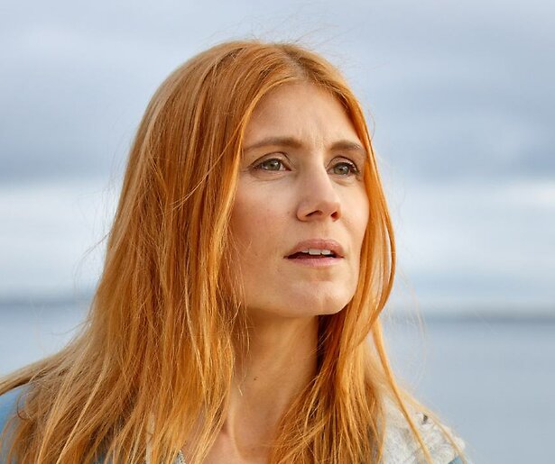 Sandra Andreis moet alles uit de kast trekken om een slachtoffer te overtuigen in The Sandhamn Murders