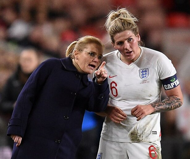 Sarina Wiegman en haar Engelse Club tégen Oranje