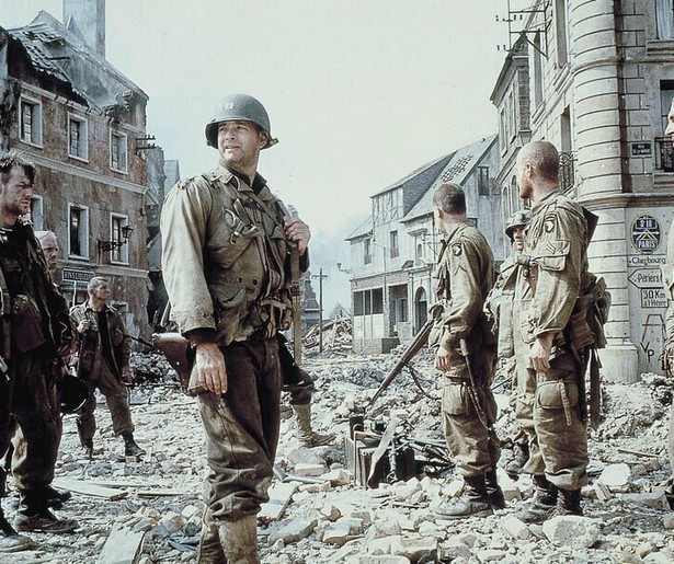 Tom Hanks moet Matt Damon zien te redden in Saving Private Ryan