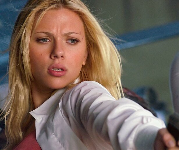 Ewan McGregor en Scarlett Johansson ontsnappen naar de buitenwereld in The Island