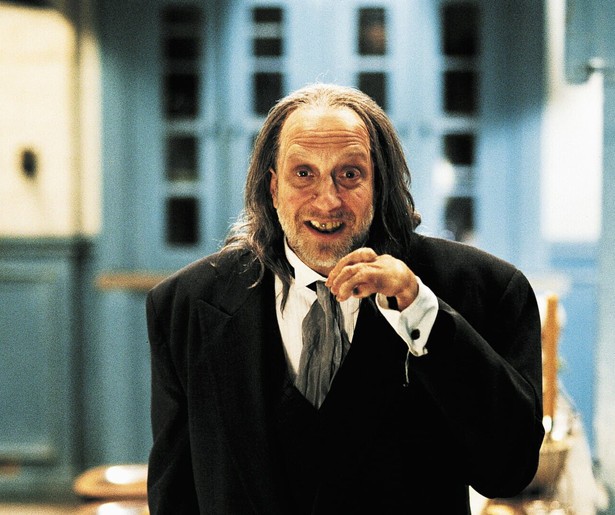 Geniet van nog veel meer griezelige grappen in Scary Movie 2