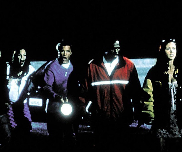 Anna Faris en Cheri Oteri nemen heel wat horrorfilms op de hak in Scary Movie