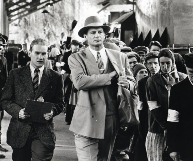 Liam Neeson redt levens in Schindler's List