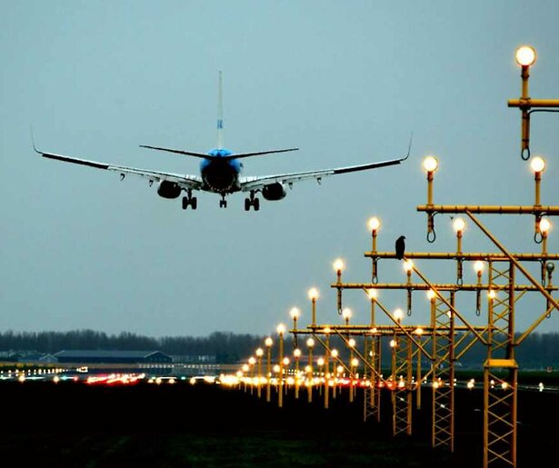 Zo begin je ontspannen aan je reis: tips voor slim parkeren bij Schiphol