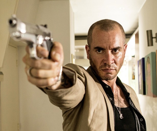 Jeroen van Koningsbrugge zet alles op alles op zijn gezin bij elkaar te houden in Schone Handen