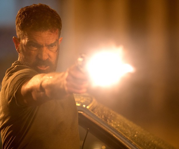 Antonio Banderas vecht tegen criminele bende in actieknaller Security