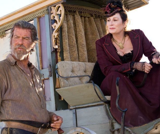 Liam Neeson jaagt op Pierce Brosnan