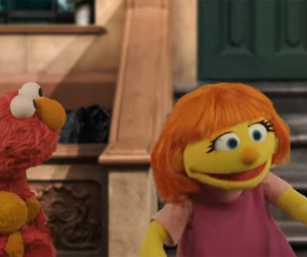 Autistische pop Julia in Amerikaanse Sesamstraat