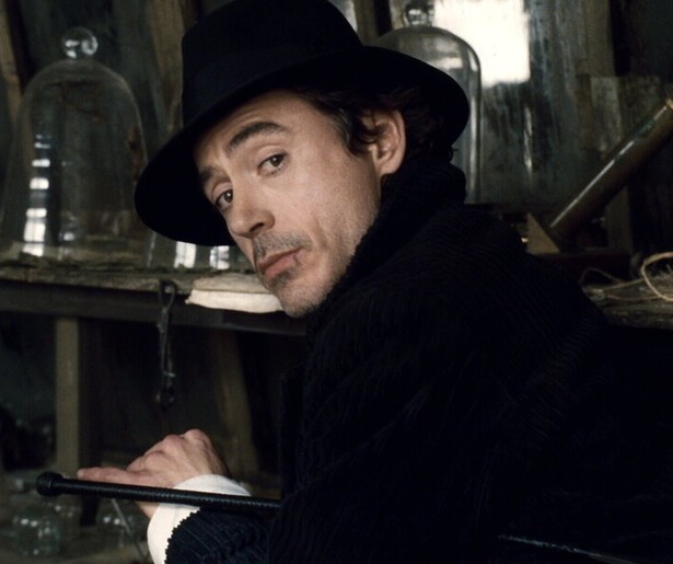 Kan Robert Downey Jr. Engeland redden als Sherlock Holmes?