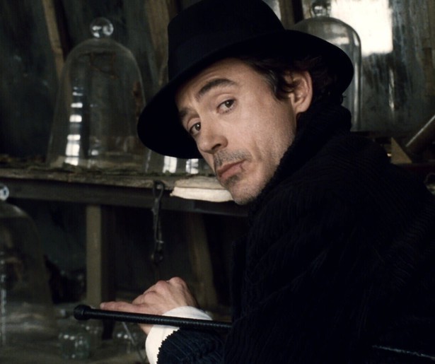 Kan Robert Downey Jr. Engeland redden als Sherlock Holmes?