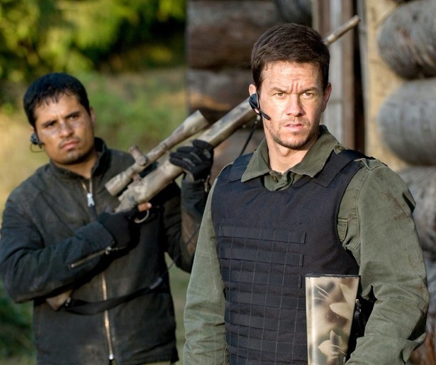 Mark Wahlberg doet alles om zijn naam te zuiveren in Shooter