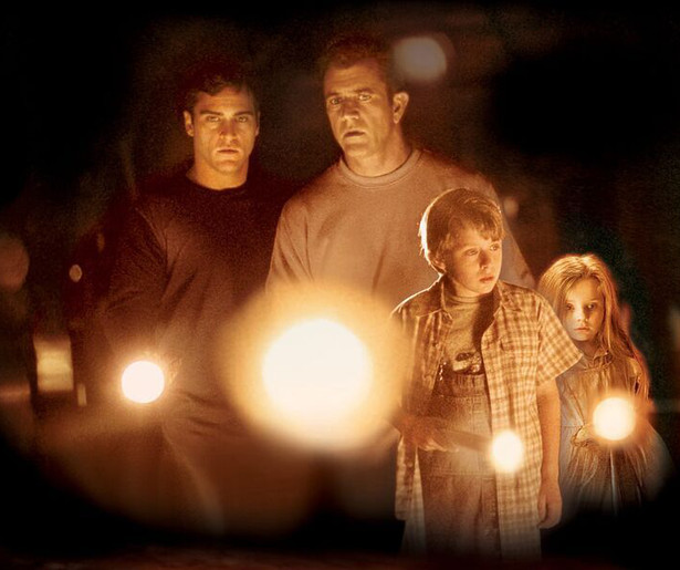 Mel Gibson vindt graancirkels in Signs