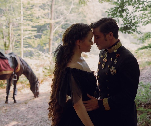 Eerste seizoen van kostuumdrama Sisi opnieuw te zien op NPO2