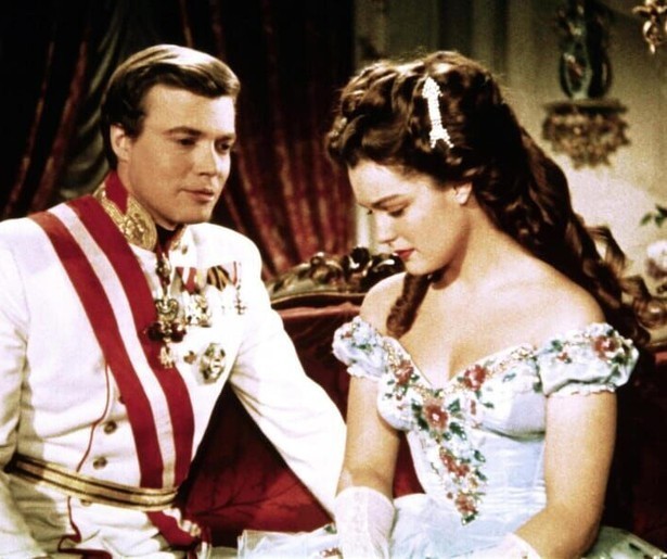 Romy Schneider brengt het hoofd van een aanstaande keizer op hol in Sissi