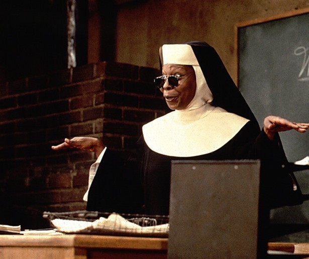 Whoopi Goldberg trekt habijt nog een keer aan in Sister Act 2: Back in the Habit