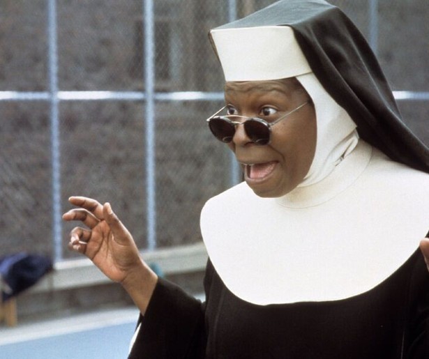 Whoopi Goldberg helpt de nonnen een handje in Sister Act 2: Back in the Habit