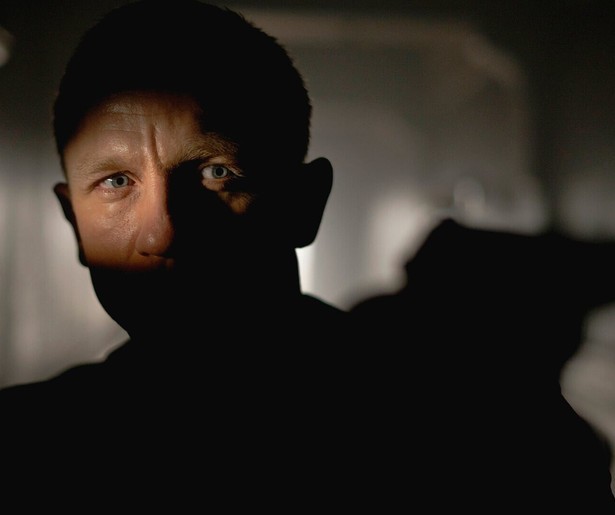 Daniel Craig haalt weer eens alles uit de kast in James Bond-film Skyfall