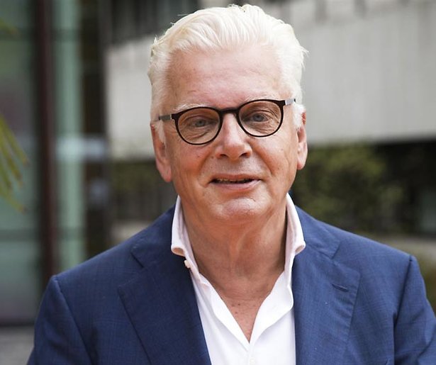 Jan Slagter rookt laatste sigaret bij Pauw