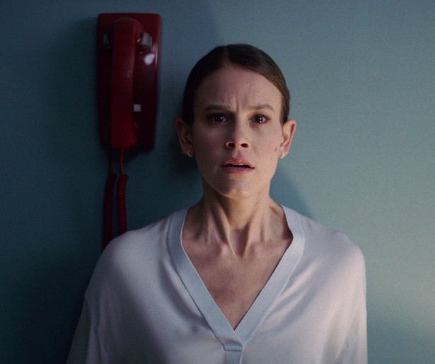 Sosie Bacon blijft in shock achter in angstaanjagende horrorfilm Smile