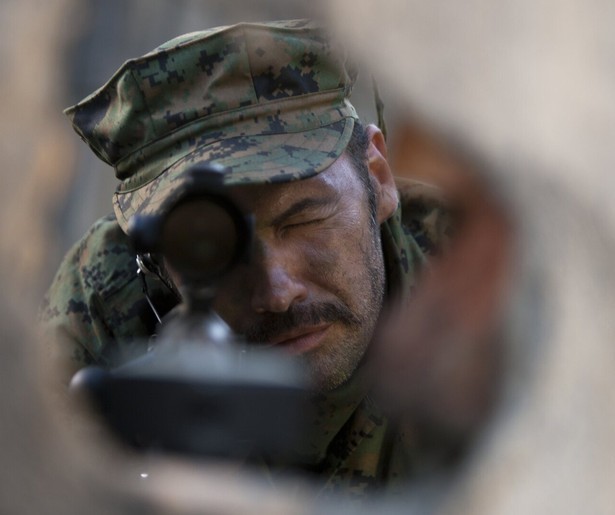 Chad Michael Collins en Billy Zane gaan samen op jacht in Sniper: Reloaded