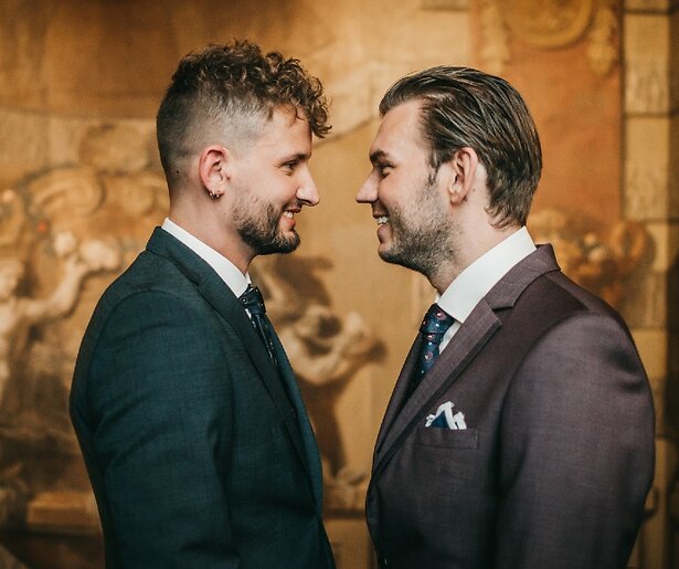 MAFS-koppel Sonny en Dylan vieren uitgebreid hun jubileum 