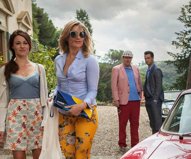 Sophie van Oers valt langzaam voor de charmes van Jan Kooijman in Toscaanse Bruiloft