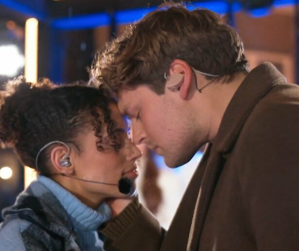 De TV van gisteren: Kijkers reageren behoorlijk wisselend op De Kerststal van Nederland