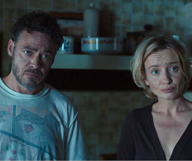 Fedja van Huêt en Karina Smulders zijn duisterder dan ooit in Deense topthriller Speak no Evil