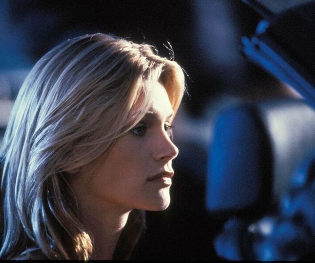 Natasha Henstridge blijkt behoorlijk gevaarlijk in Species