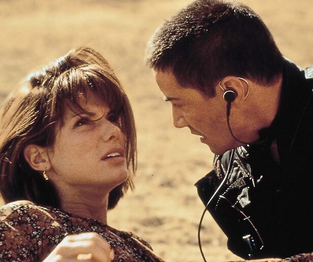 Sandra Bullock en Keanu Reeves houden de vaart erin in Speed