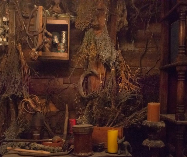 Omari Hardwick moet ontsnappen van voodoo-zolder in Spell