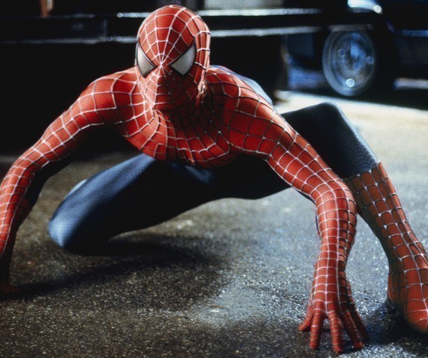 Tobey Maguire laat zijn vijanden alle hoeken van de kamer zien in Spider-Man