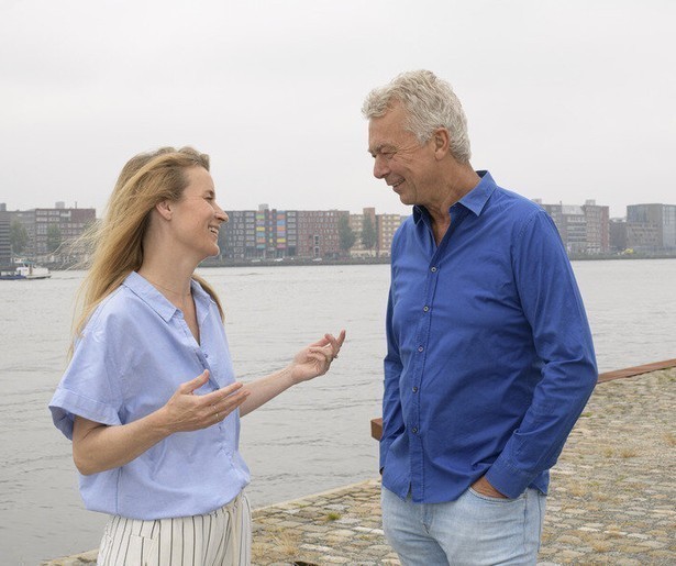 Na haar moeder vind Nurija ook haar vader in Rusland