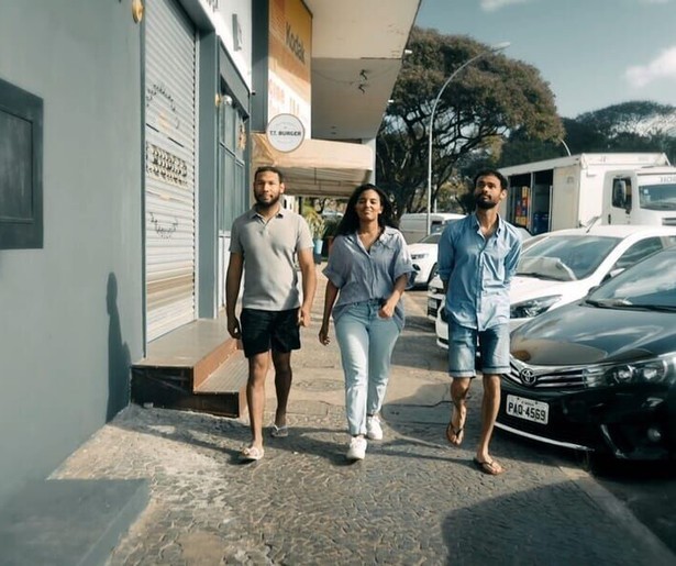 Spoorloos-presentatrice Sosha Duysker zoekt in Brazilië naar de biologische moeder van Alexander en Vincent