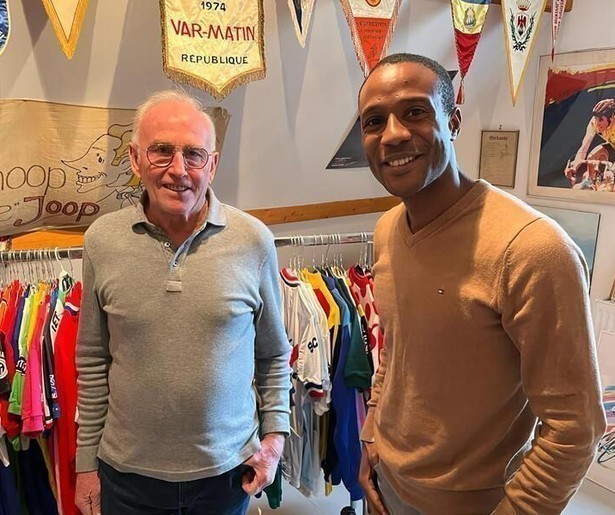 Gregory gaat in gesprek met Joop Zoetemelk in Sportlab Sedoc