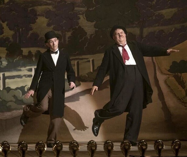 Kijk mee met de afscheidstournee van Laurel en Hardy in Stan & Ollie