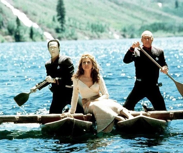 Patrick Stewart komt in opstand tegen het systeem in Star Trek: Insurrection