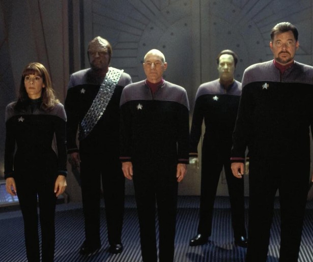 Patrick Stewart vertrouwt de boel niet in Star Trek: Nemesis