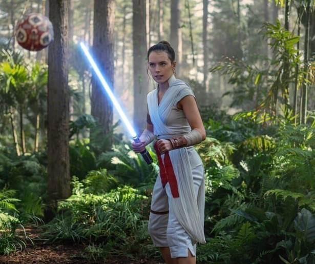 De ultieme confrontatie tussen Rey en Kylo Ren in Star Wars: Episode IX - The Rise of Skywalker